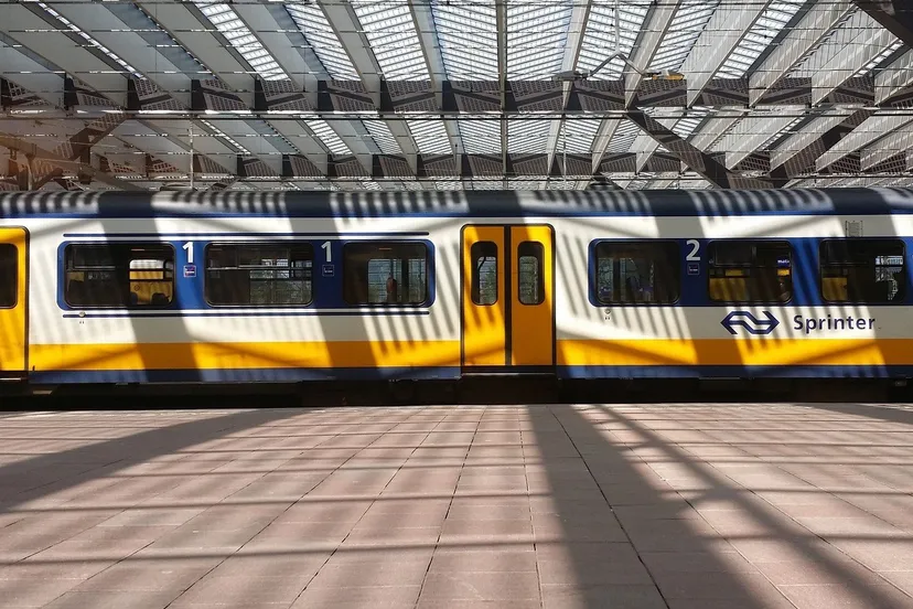 train 962717 1920 e1450616525122