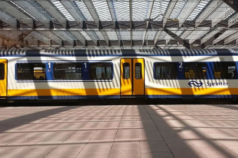 train 962717 1920 e1450616525122