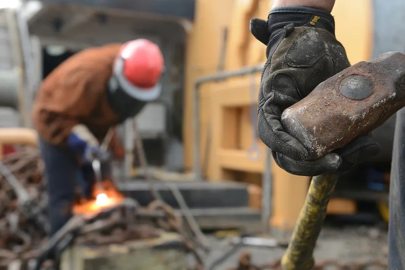 working 1024382 1280 e1447865056497