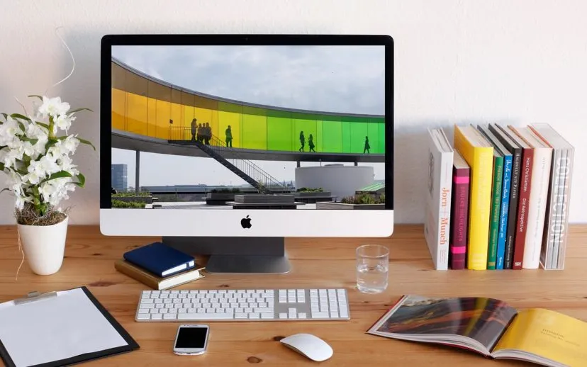 workplace 3236523 1280 werkplek computer 915x518