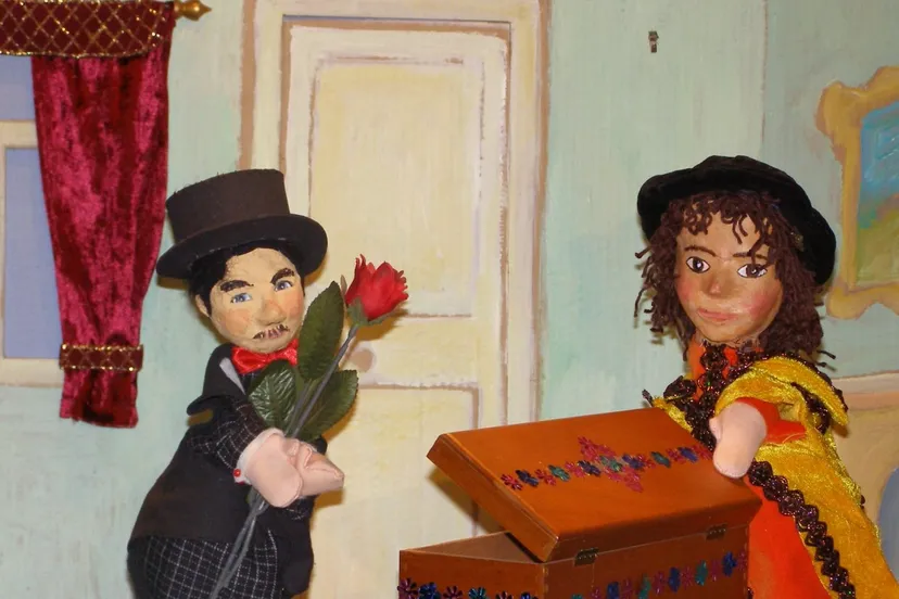 wu9cuxp14yz8f0qzpf29sabti prins met roos en doos