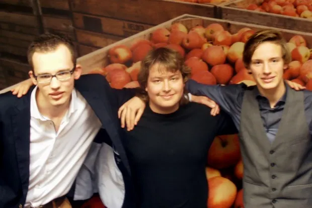 yuwme96rng5vlt0swwkk5yda9 de jongerenkandidaten van cda beuningen met v