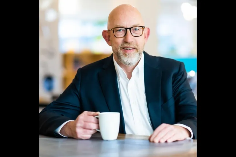 centered cropped image 1200x800