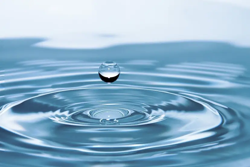 waterdruppel-romy-michaud-pixabay