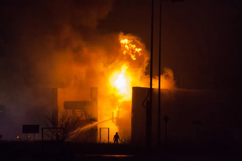 20170211 nieuwsfoto grote brand tata velsen 04