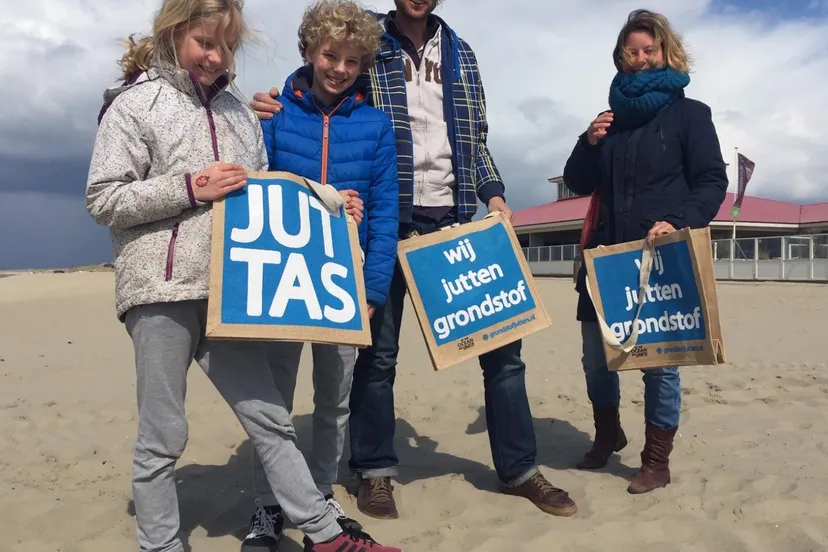 370996w1600r16 98f006efq90