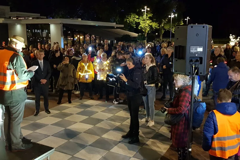 384348w16004afcb4dad67a8bq90