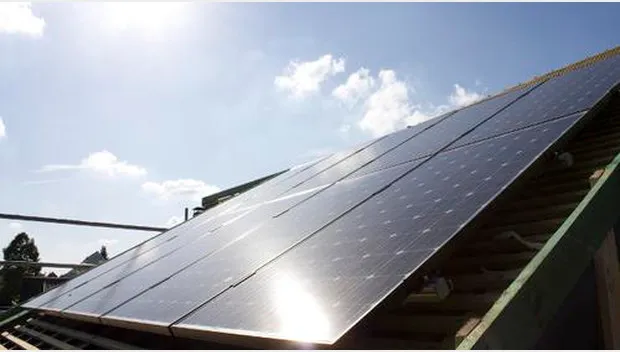 asrkk0qpajeierfv2miagrm63 hqzonnepanelen