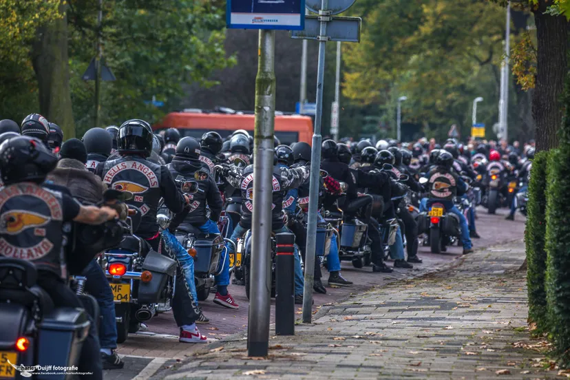 cdnnieuwsnllange rij a87e0cc2338f81fb15cc12cf11931eb81b2f2edd