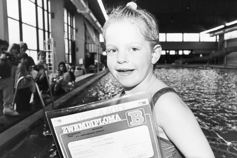 ck3cnv8ck44577cbf2esnq3sg zwembafoto27s verzameld