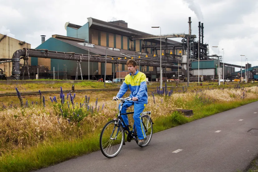 fietser bij tata steel 1