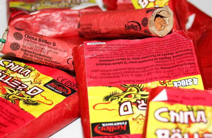 firecrackers 1116918 960 720 banner