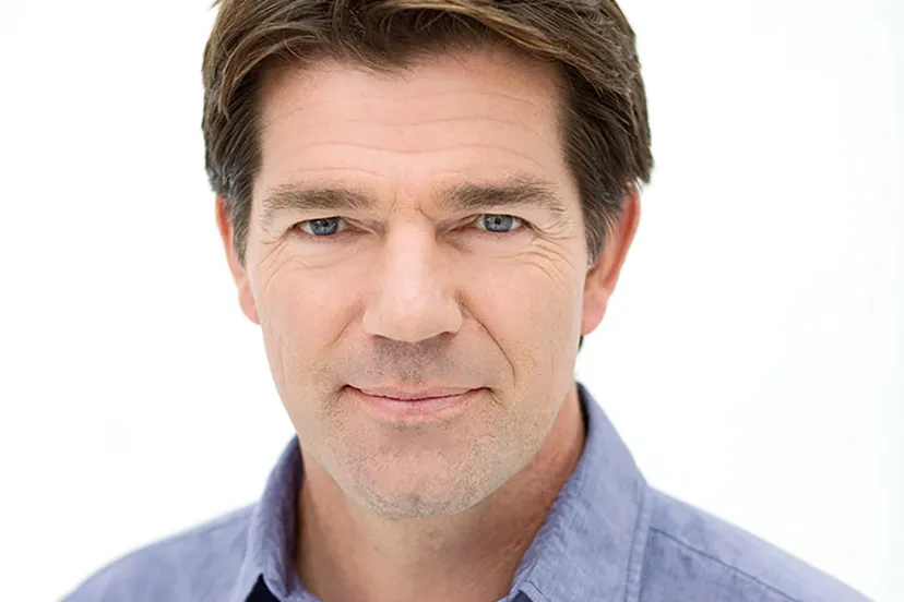 foto toine huys rechtenvrij met toestemming schrijverscentrale van hun website overgenomen