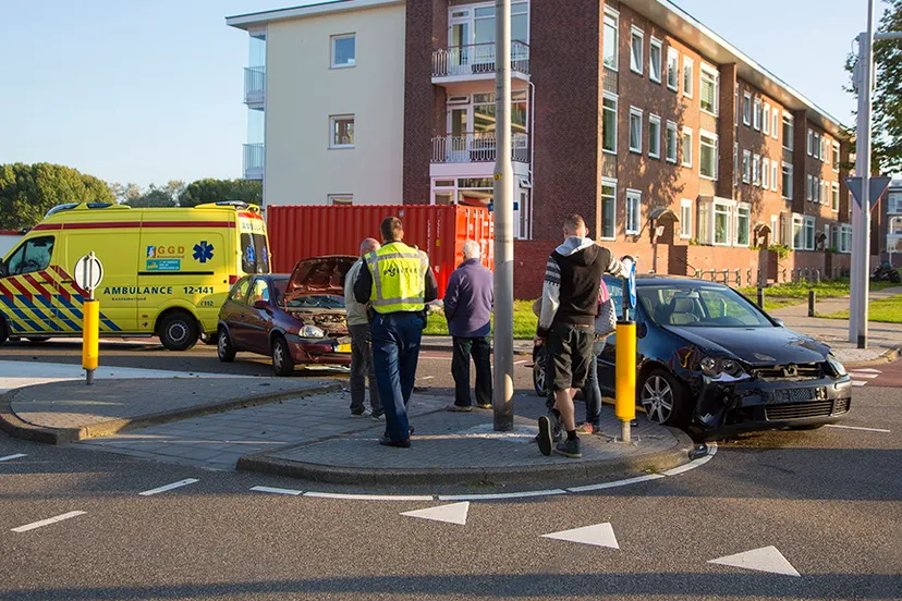 hndn251p08cotigt7i9kkzxe4 wederom aanrijding op kruispunt orionweg pleiadenplantsoen in