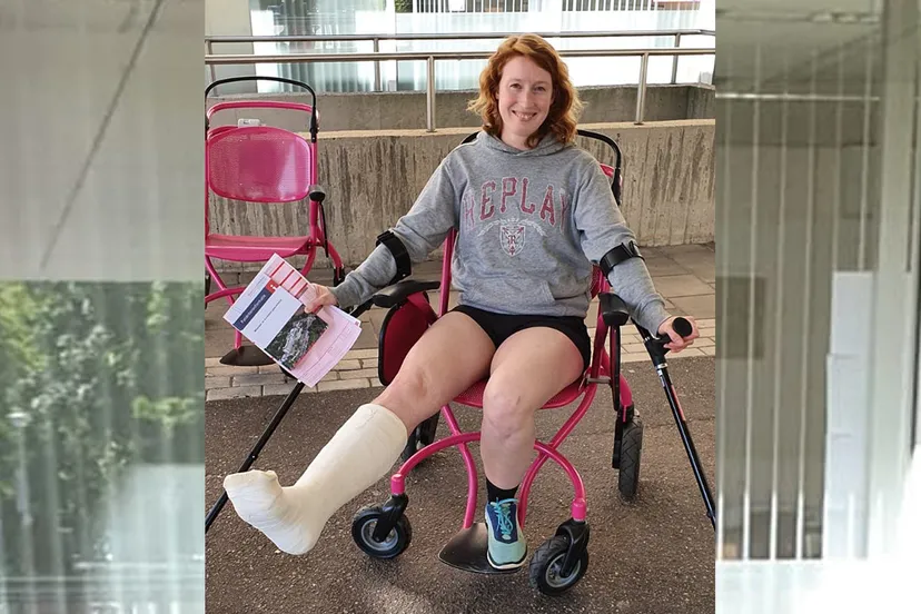 met been in gips voor het rode kruis ziekenhuis beverwijk