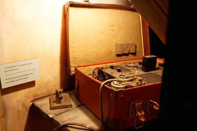 mrrg2p4183p6fsgjuxdh65c17 wlanl mchangsp zenderkoffertjegeheimagentsjoerdsjoerdsma