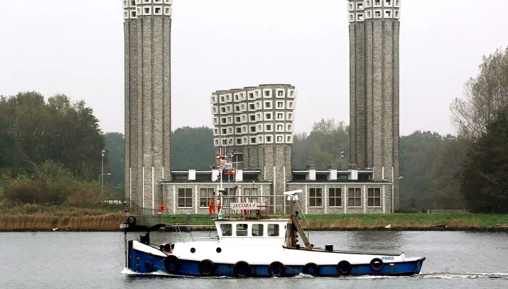 nja4yjx5x438kp8q7lmvfry7n velsertunnel 4 715x408