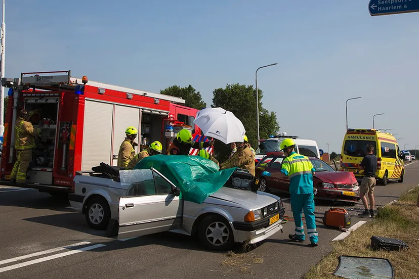 opbpi0o2jf5ee2emm6jp44olc man gewond bij aanrijding op de rijksweg in velsen zuid