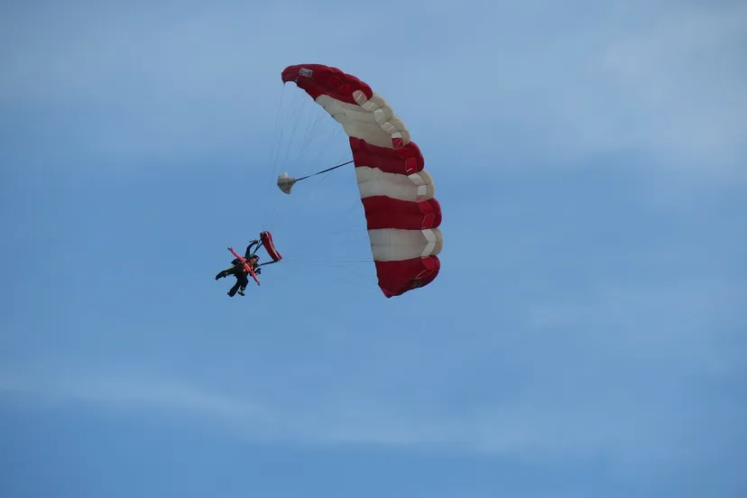 parachute 235553 1280