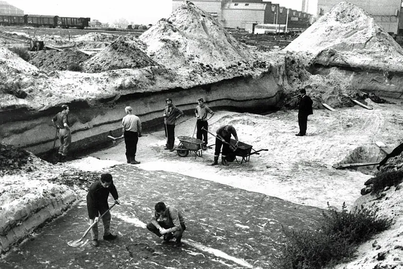 persfoto tentoonstelling onder het staal huis van hilde opgraving op het hoogoventerrein 1960 1968