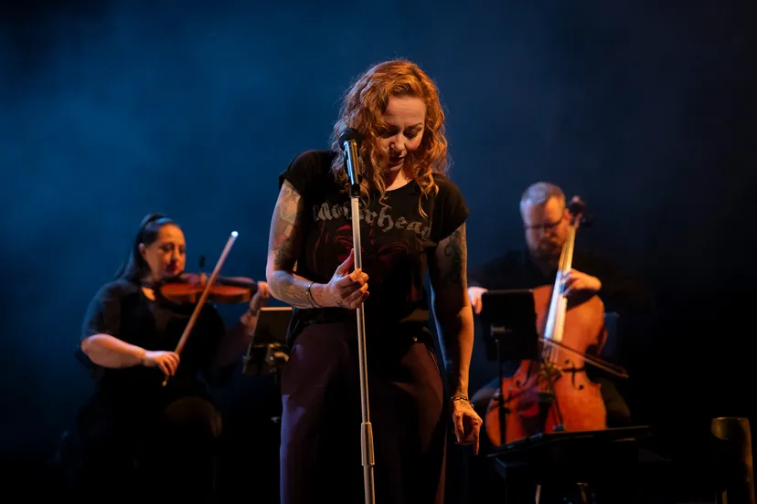 podiumfoto 7 anneke van giersbergen heavy strings bullet ray