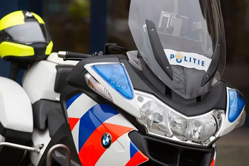 politiemotor geparkeerd