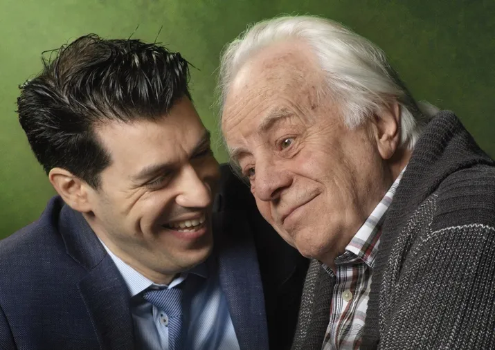 prombeeld op bezoek bij meneer groen liggend fotograaf govert de roos 2