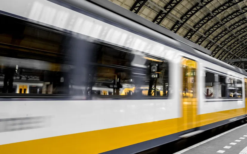 station 3714601 1920 pixabay 915x518 1