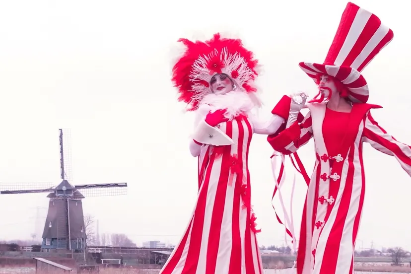 tkk0xdkf3oglcls3y4ihqtjw5 2013 03 10 medusas 22parade de la troupe rouge blanc22