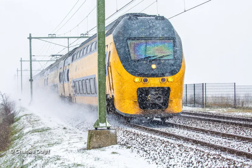 trein in sneeuw