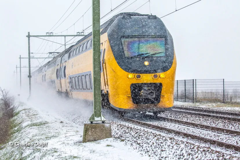 trein in sneeuw