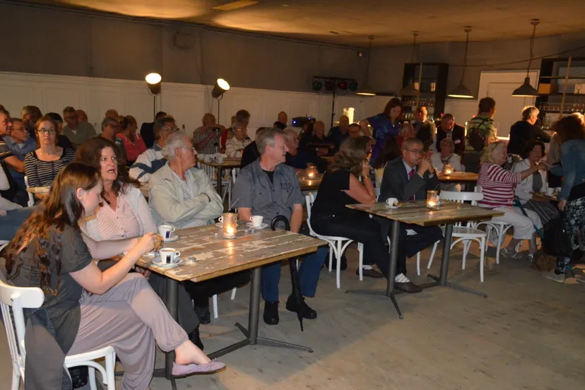 uj9dju4pihh15l4rxs7eewca4 24