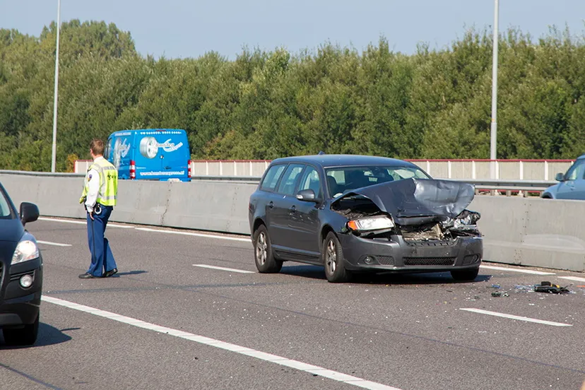 v8qhcykgtitzrfpq8rye0jl3y vier autos betrokken bij verkeersongeval op de a9 2