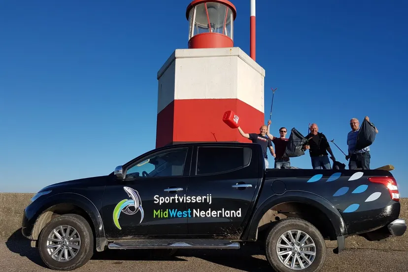 vrijdagavond 27 september opruimactie zuidpier