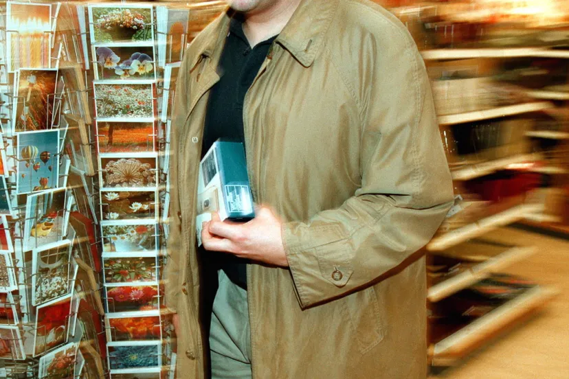 wy8wpcsocigekuzlhtqgnwdpb driekwart winkeldieven meerderjarig