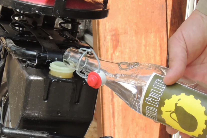 ynu6zv64ikd6s4zg0zzs5y68c perensap in de brommer