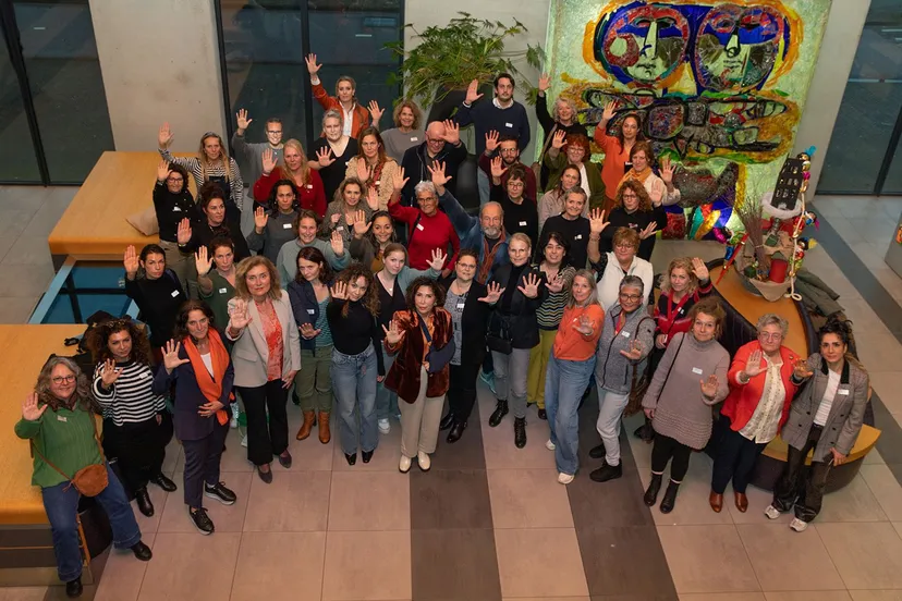 groepsfoto orange the world bijeenkomst voor professionals kopie