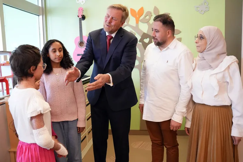 mast 20250423 bezoek brandwondencentrum rkz door koning willem alexander pl100272