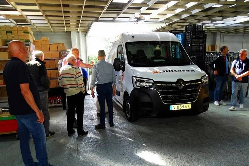 foto 17 5 2025 95 voedselbankennl nieuwe elektrische bestelbus v 85 lgk