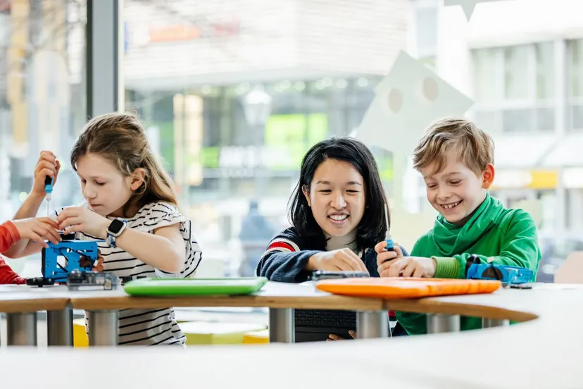 kinderen-in-de-maakplaats