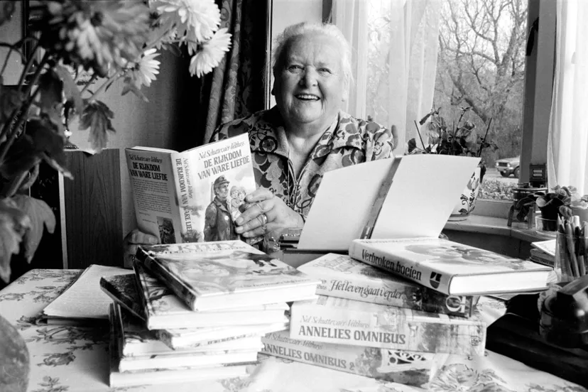 Portret_mevr._Schuttevaêr,_schrijfster,_1981_-_15