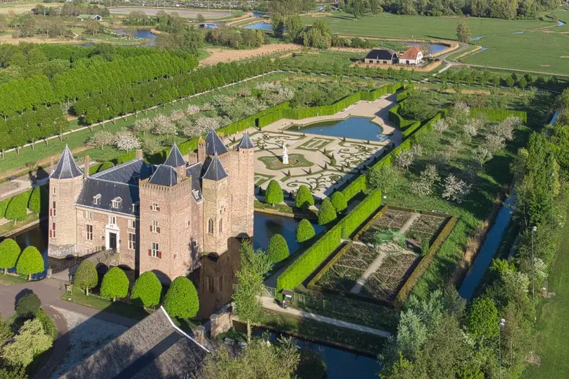 DJI_0136-1Kasteeltuin van boven
