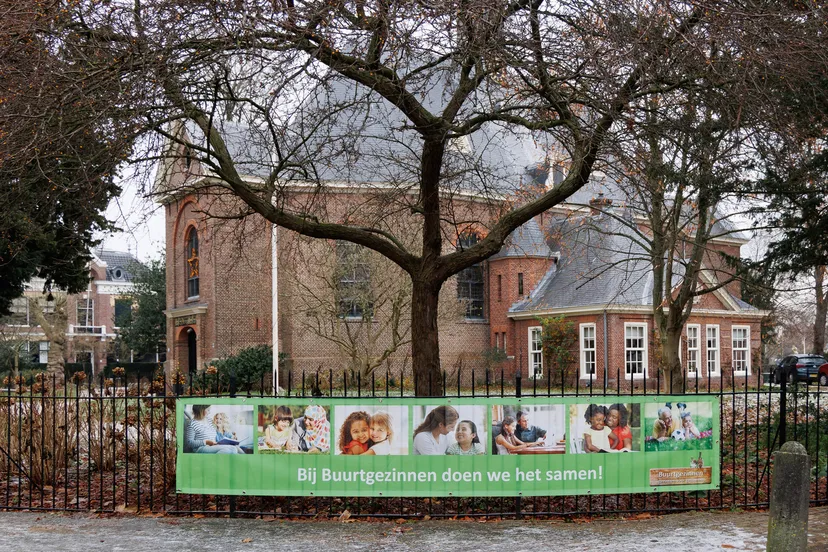 banner buurtgezinnen voor de dorpskerk bloemendaal