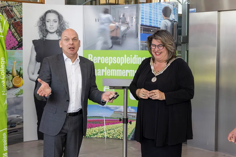 logoburgemeester hmeer opent nova locatie jadelaan