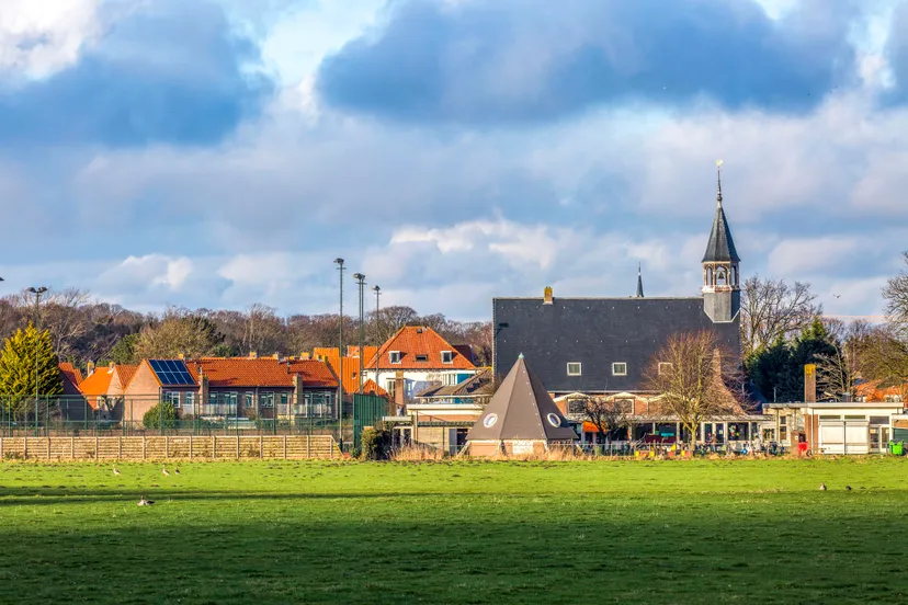 nabij stinkende emmer