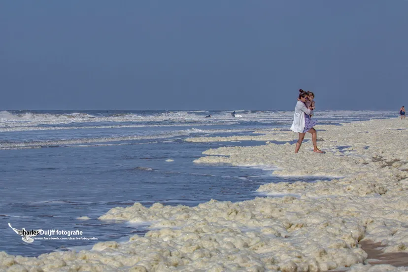 vrouw in schuim