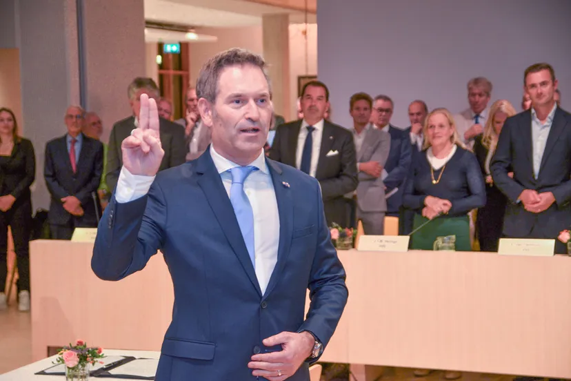 gemeentehuisinstalatie burgemeester michel rog kl 31