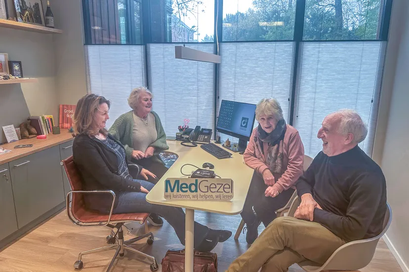 Aspirant Medgezellen in overleg met huisarts