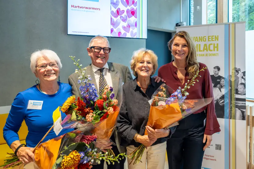 Wethouder met Hartverwarmers Bloemendaal media