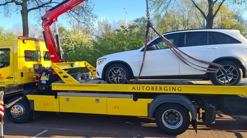 auto in beslag 4 voor politienl